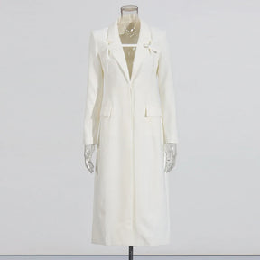 Trench Coat com Cinto – Design Elegante e Silhueta Acinturada