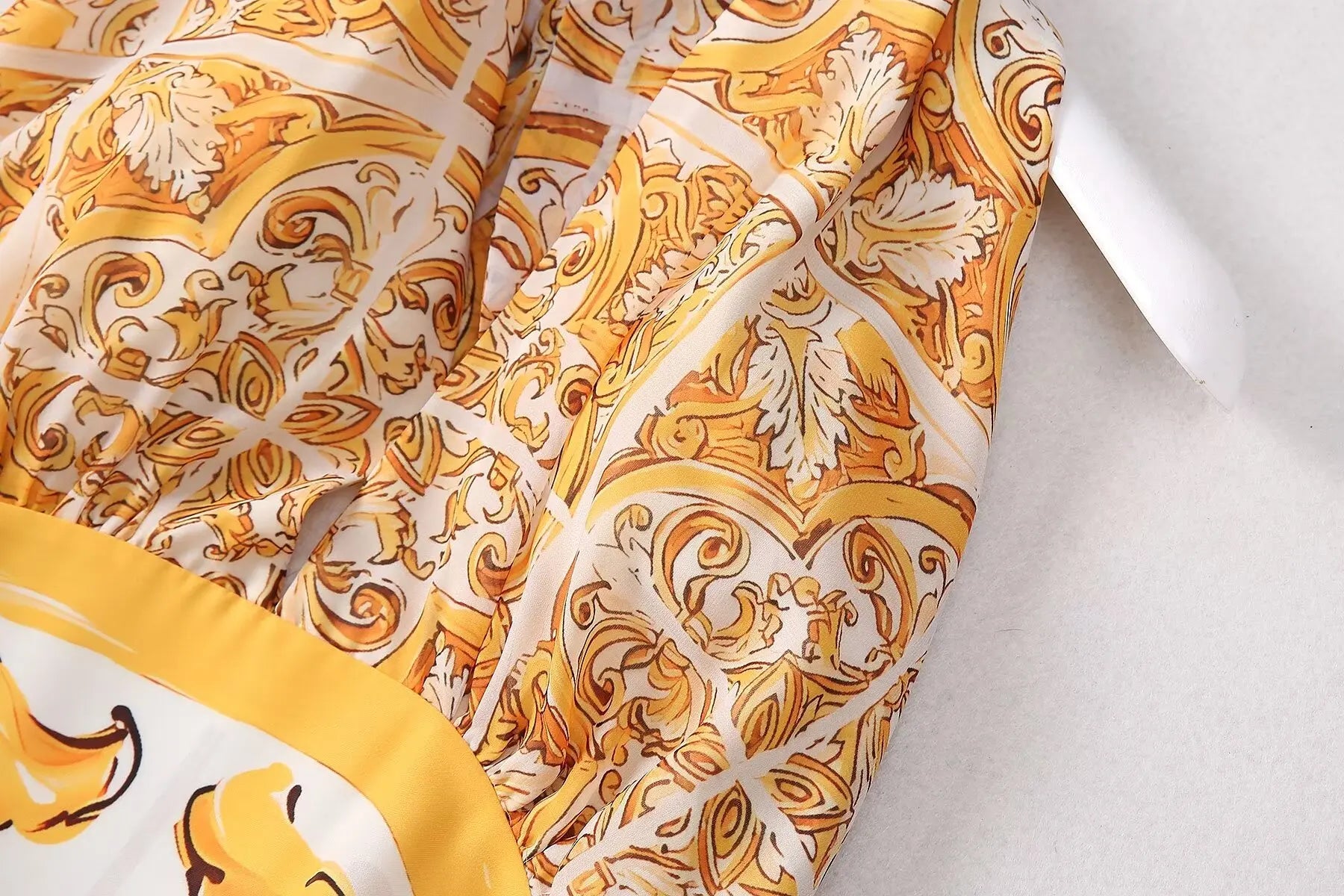 Vestido Midi Luxo – Elegante e Sofisticado