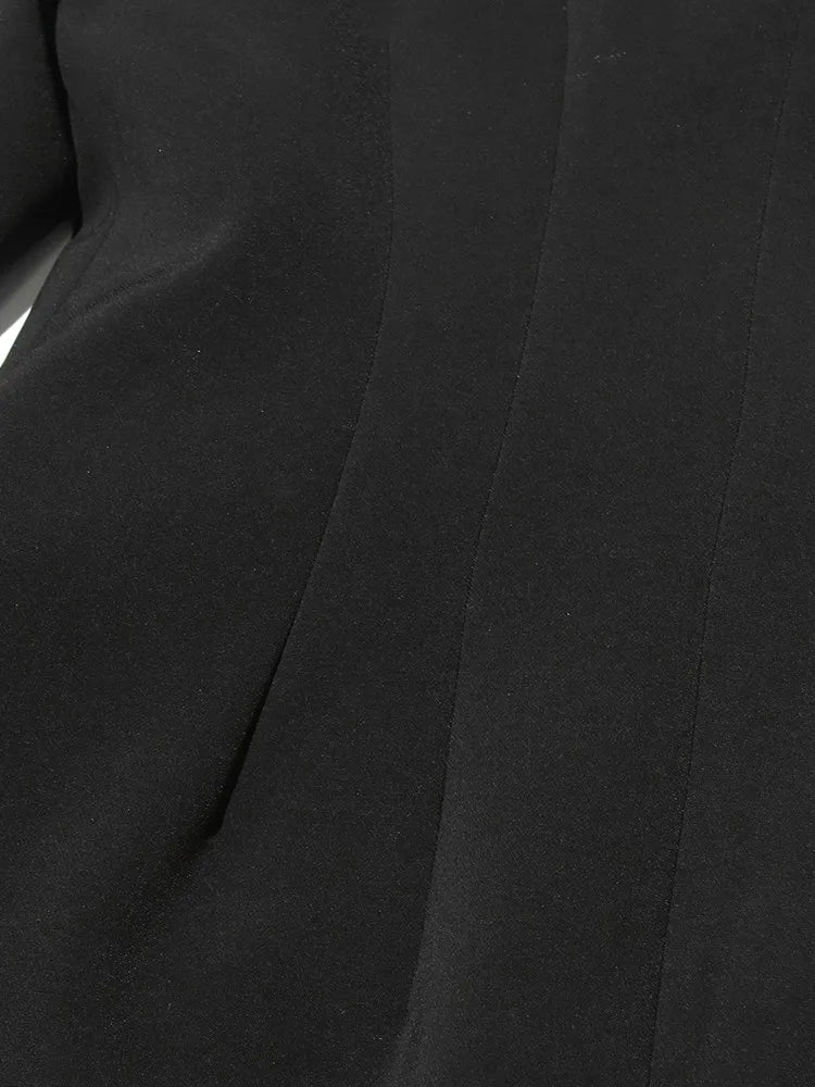 Trench Coat com Cinto – Design Elegante e Silhueta Acinturada