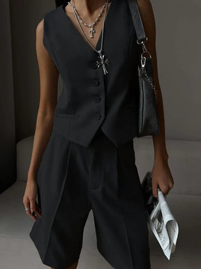 Conjunto Alfaiataria bermuda e colete elegante