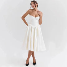 Vestido Tomara que Caia de Comprimento Médio com Silhueta Elegante e Toque Sofisticado