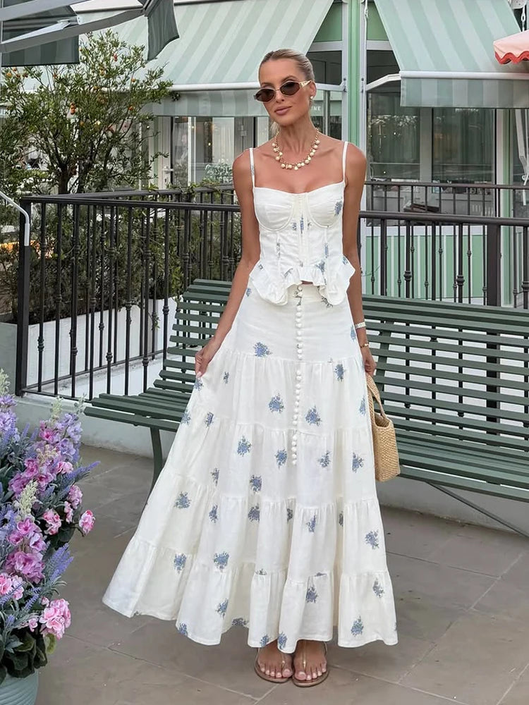 Conjunto de Corset Floral e Saia Longa em Camadas de Caimento Fluido