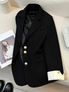 Blazer Botões Dourados com detalhe no Punho -  Elegância e sofisticação