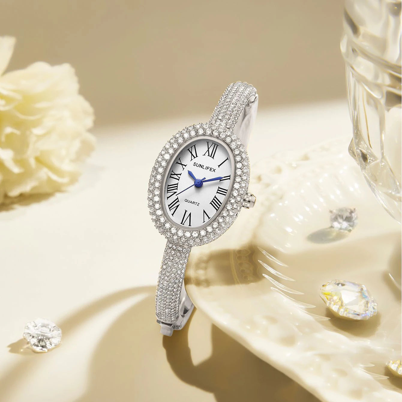 Relógio Feminino Bracelete – Estilo Luxo, Quartzo, Mostrador Oval Dourado/Prateado com Detalhes em Diamante, Fashion e Elegante