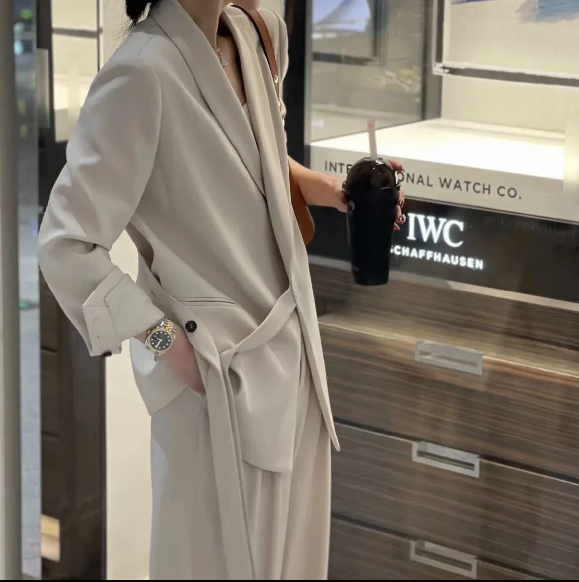 Conjunto Blazer Com Botão e faixa lateral