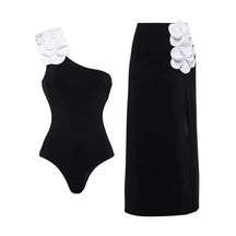 Conjunto de Biquíni Floral e Brilho Acetinado