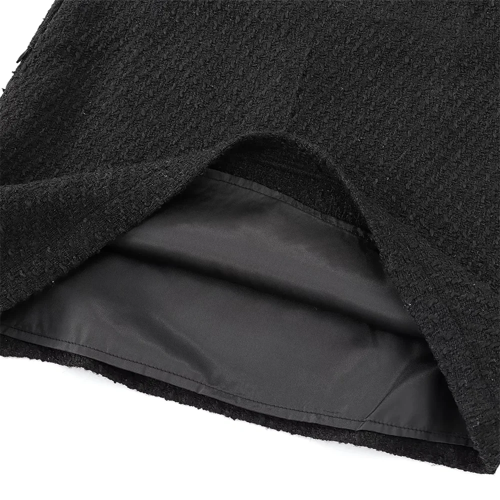 Conjunto Elegante Tweed com Cardigan Bordado em Strass e Saia de Cintura Alta