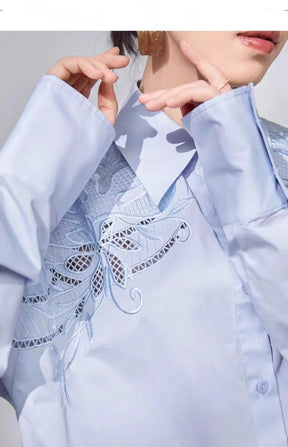 Camisa de Algodão Bordada com Flores e Recorte