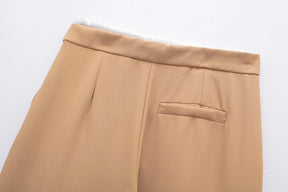 Calça Pantalona: Conforto e Sofisticação em Tecido Leve