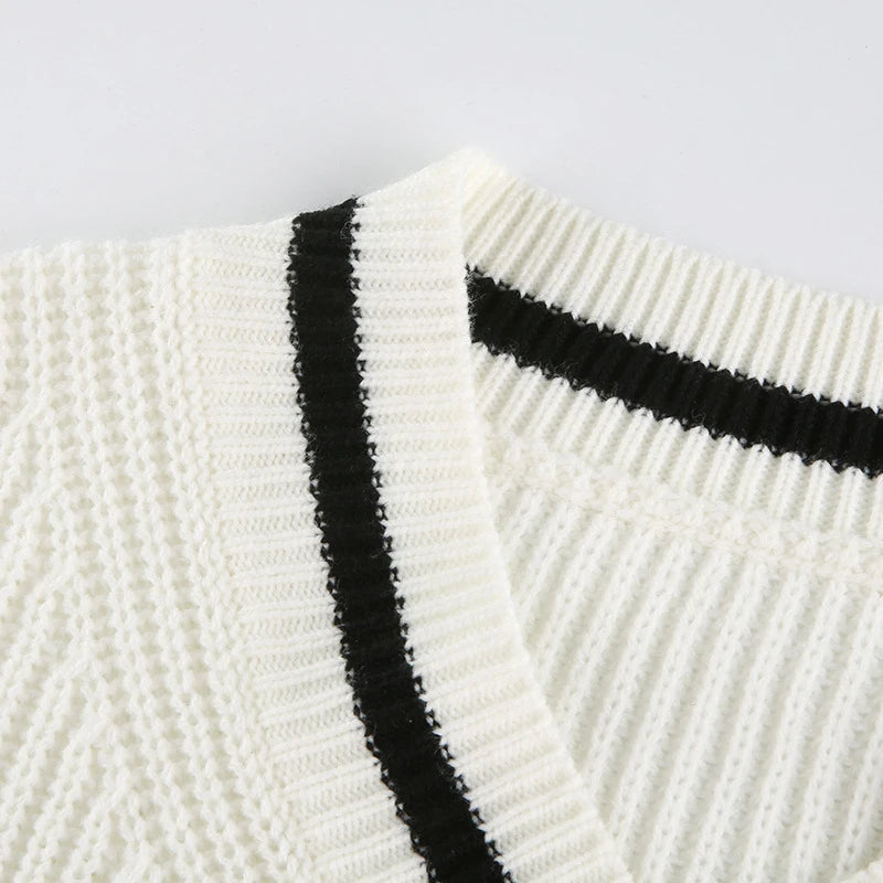 Suéter CHCH Feminino Elegance — Tricot Refinado com Design Atemporal para Looks Sofisticados