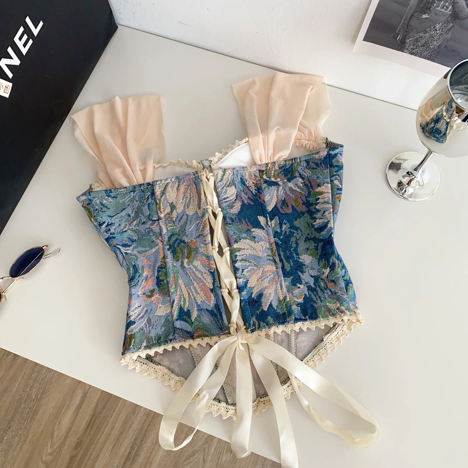 Top de Alças Estampado com Detalhes em Renda