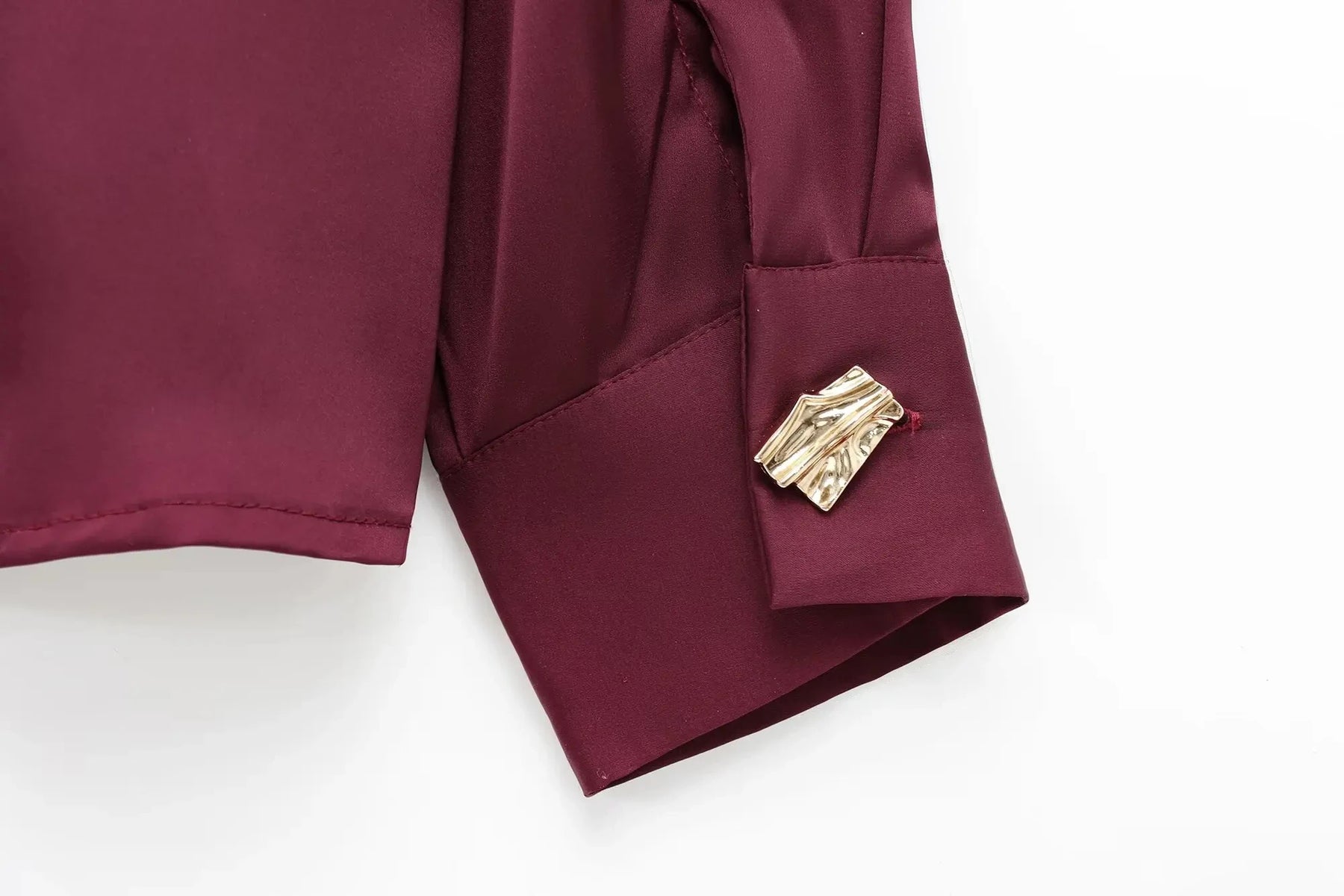 Camisa Vinho com Botões Dourados