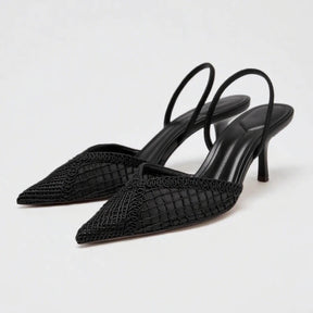 Sapato de Salto Fino com Trama Vazada em Tela e Bico Alongado – Elegância Atemporal e Conforto Refinado