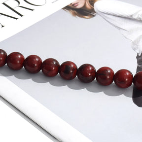 Colar Choker – Flor Grande, Contas de Resina Douradas,