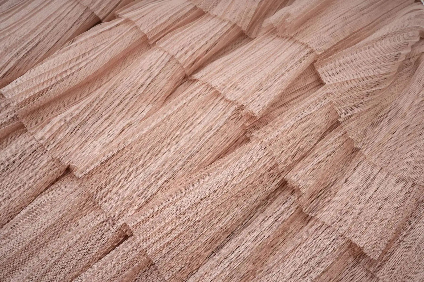 Vestido Longo - Luxo, com Bordado Feito à Mão e Saia em Camadas de Tule