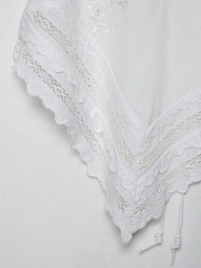 Top Elegante de Amarração com Bordado e Recorte Halter