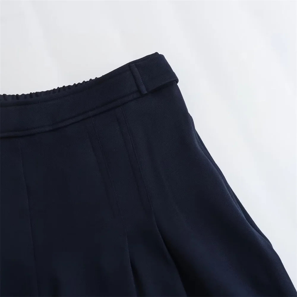 Conjunto Elegante – Blazer Curto com Botões Decorativos e Calça Pantalona