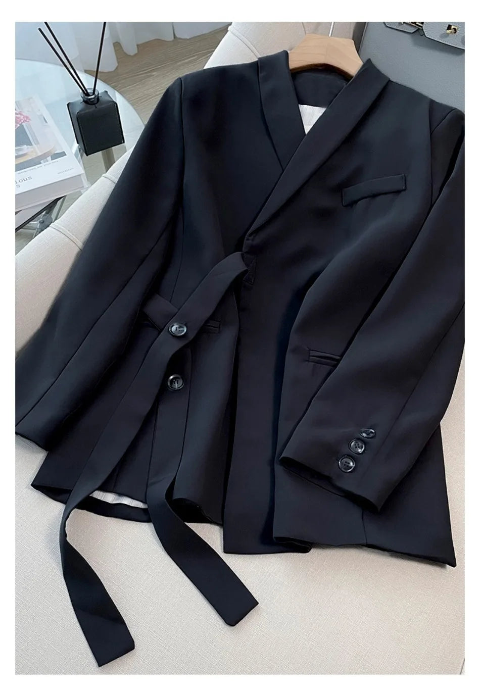 Conjunto Blazer Com Botão e faixa lateral