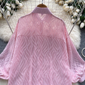 Camisa com Gola Alta, Bordados e Paetês – Elegância com Toque Brilhante