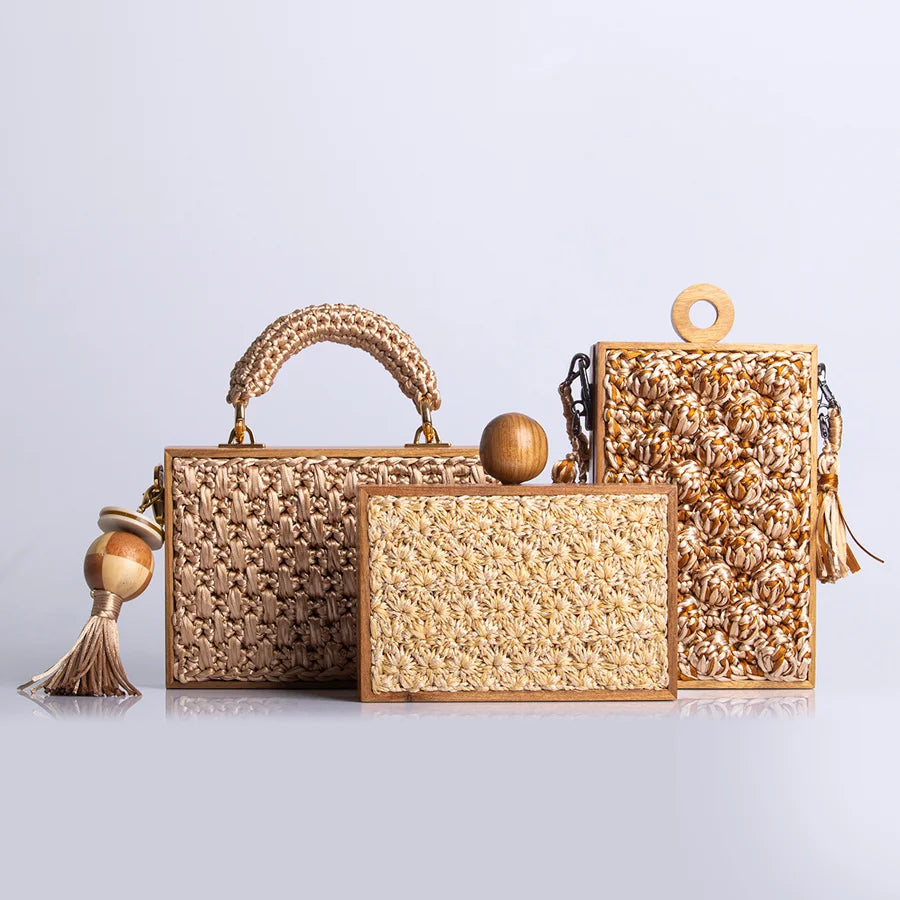 Bolsa Baú de Palha Estruturada com Alça de Corrente