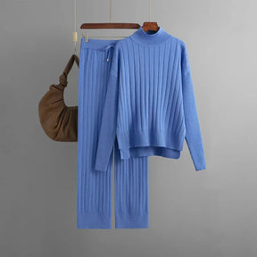 Conjunto Tricô Grosso com Blusa Gola Alta e Calça de Cintura Alta