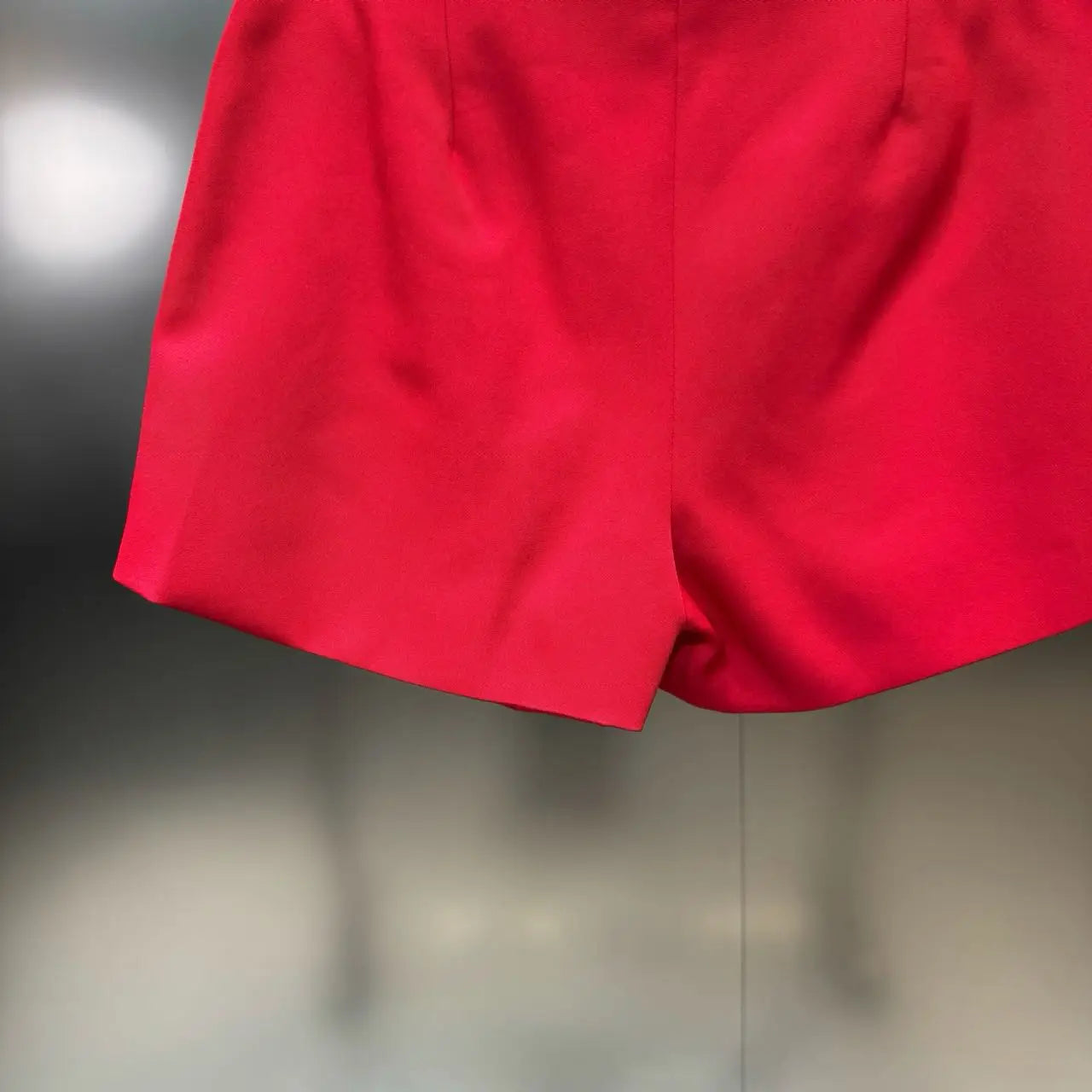 Saia Com Aplicação em rosas bordadas - Alfaiataria