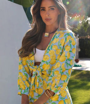 Conjunto Verão – Camisa Estampada com Amarração + Shorts de Cintura Alta