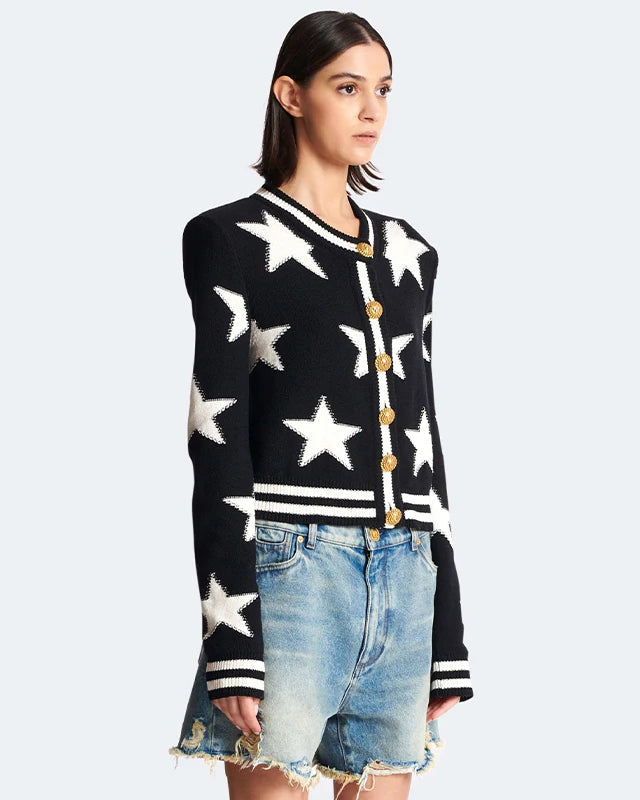 Cardigan Tricot com Botões Dourados – Estilo Sofisticado