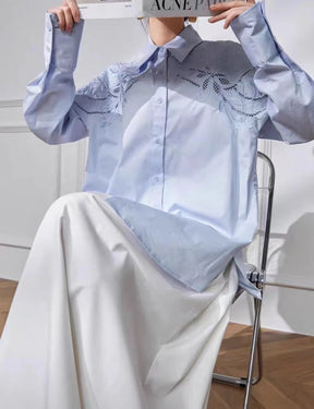 Camisa de Algodão Bordada com Flores e Recorte