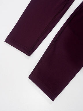 Conjunto Esportivo Feminino com Zíper Dourado e Calça Modeladora