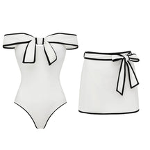Conjunto Bicolor com Top Estruturado e Saia Transpassada
