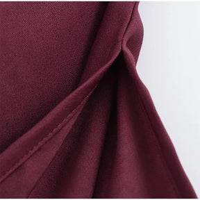 Regata Elegante com Ombreiras e Gola Redonda – Look Sofisticado