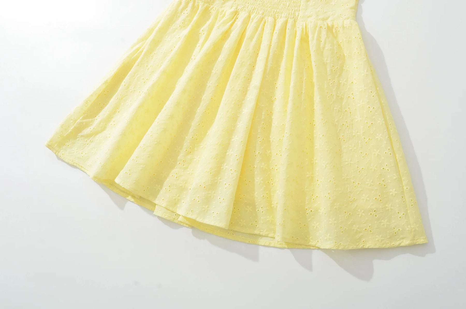 Vestido Prairie Chic – Floral Bordado, Mini, Verão