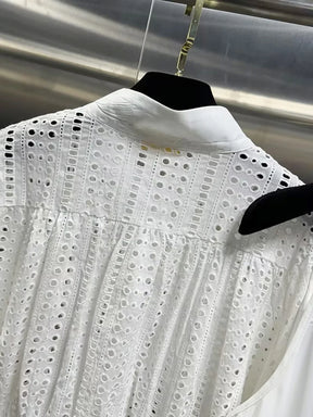 Vestido Curto  e Manga Bufante – Sofisticação Moderna com Toque Romântico