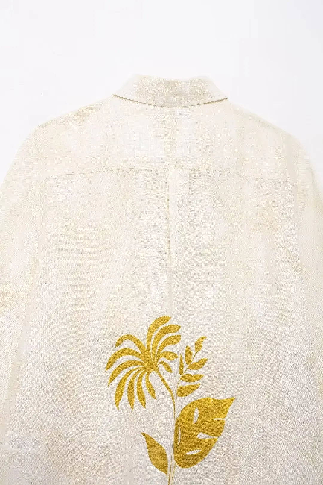 Conjunto Casual 2 Peças: Blusa Bege de Manga Longa com Gola Lapela + Shorts com Cintura Elástica e Faixa