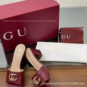 Sandálias de Salto Alto em Couro Legítimo com Fivela Letter