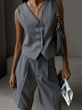 Conjunto Alfaiataria bermuda e colete elegante