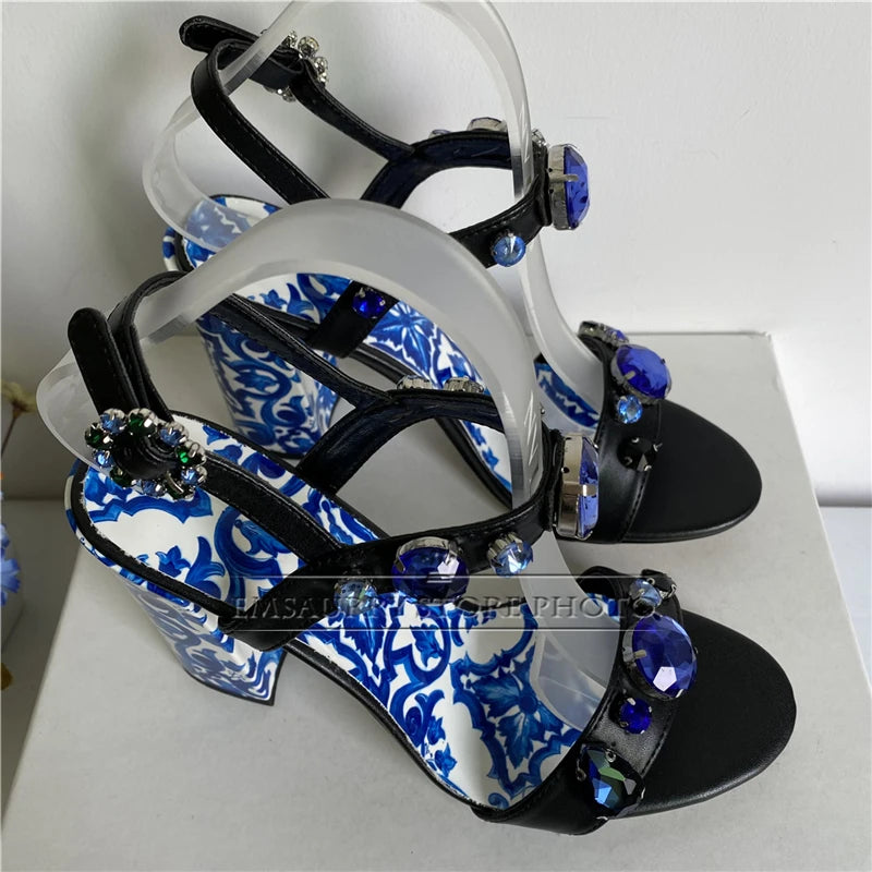 Sandália Luxuosa Diamond Crystal – Estampa Azul e Branco