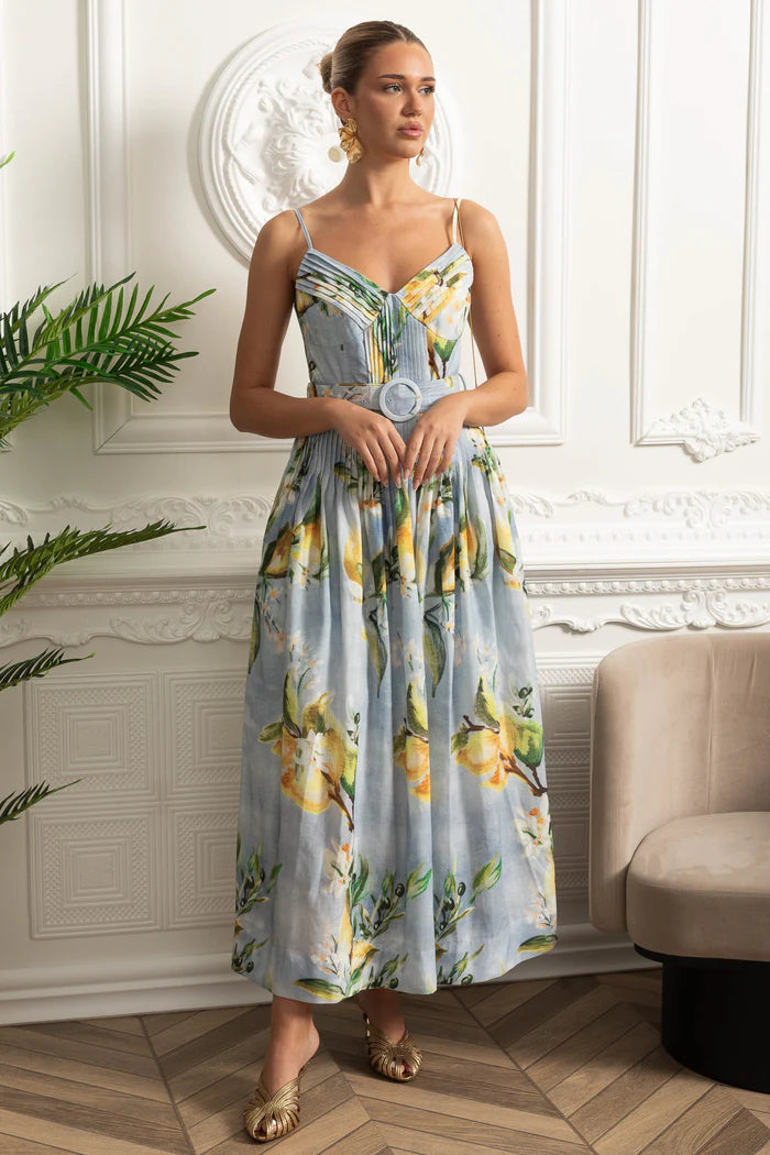 Vestido Longo Estampado – Alças Finas, Decote V, Cinto na Cintura e Saia A-Line