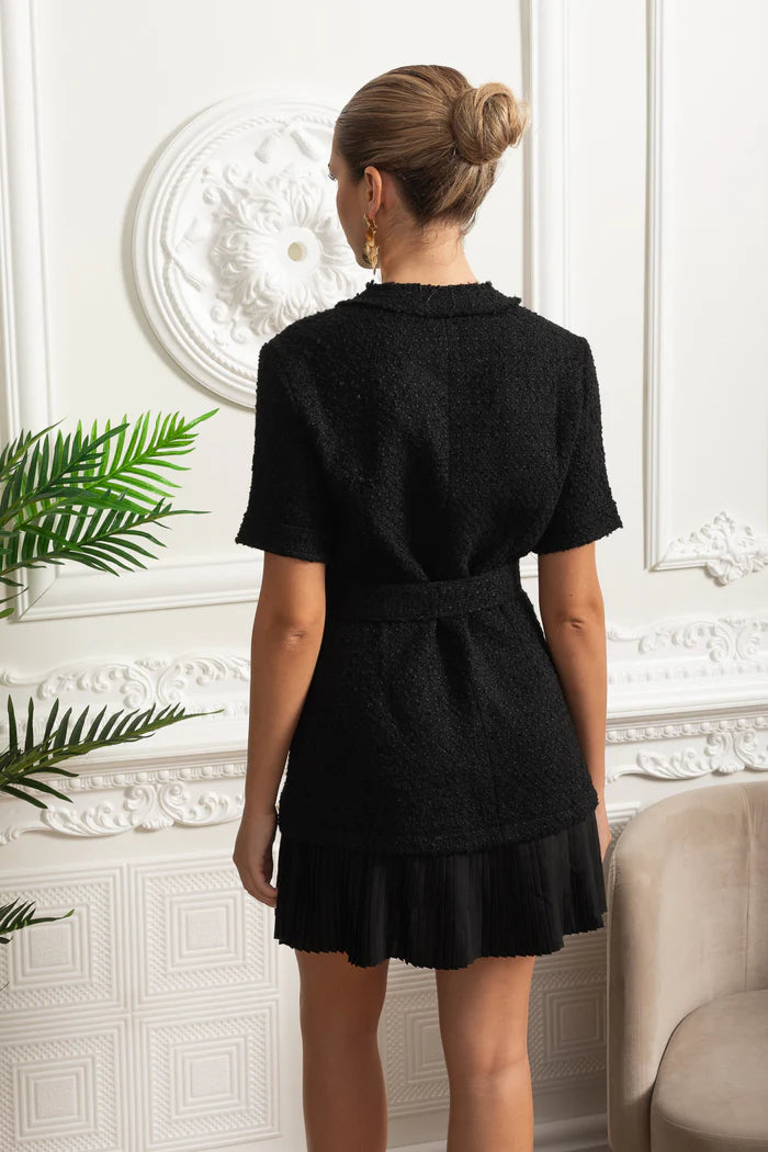 Vestido Vintage em Tweed – Elegância, Gola Redonda, Modelagem Slim e Fechamento com Zíper