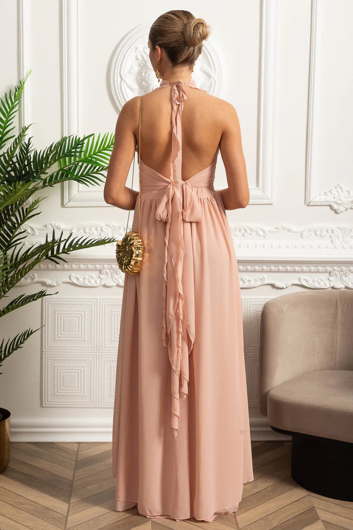 Vestido Longo – Elegante com Gola Halter, Decote com Babados, Cintura Franzida e Detalhe Floral