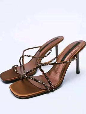 Sandália Feminina de Salto Fino com Cristais Bordados à Mão – Elegância Atemporal para Ocasiões Especiais