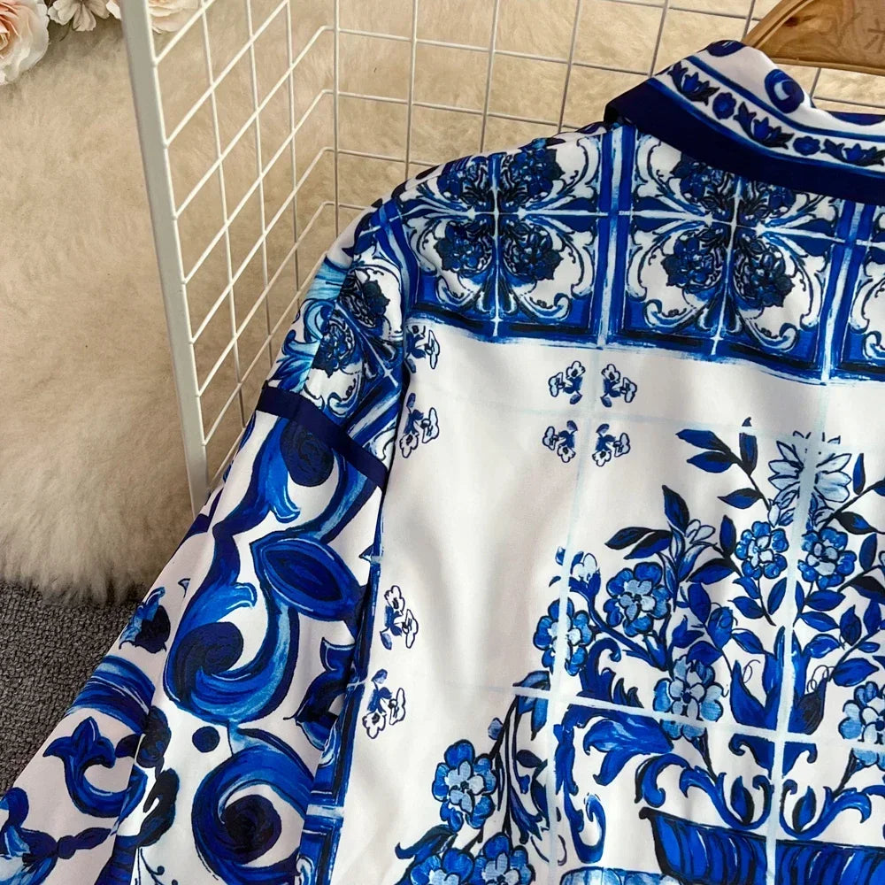 Conjunto Fashion Primavera - Camisa e Shorts com Estampa de Porcelana Azul e Branca