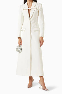 Trench Coat com Cinto – Design Elegante e Silhueta Acinturada