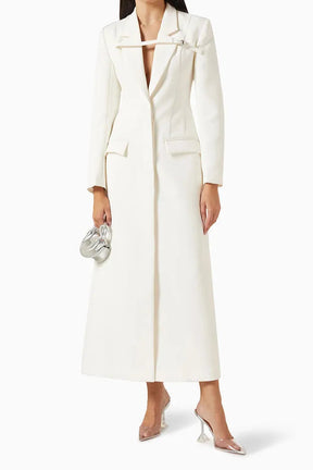 Trench Coat com Cinto – Design Elegante e Silhueta Acinturada