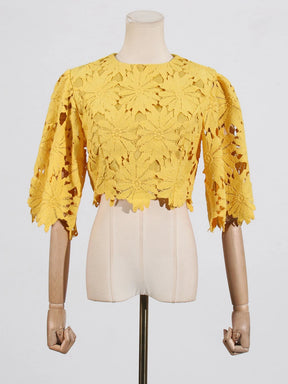 Conjunto de Duas Peças  – Bordado Fino com Saia Longa e Blusa Solta