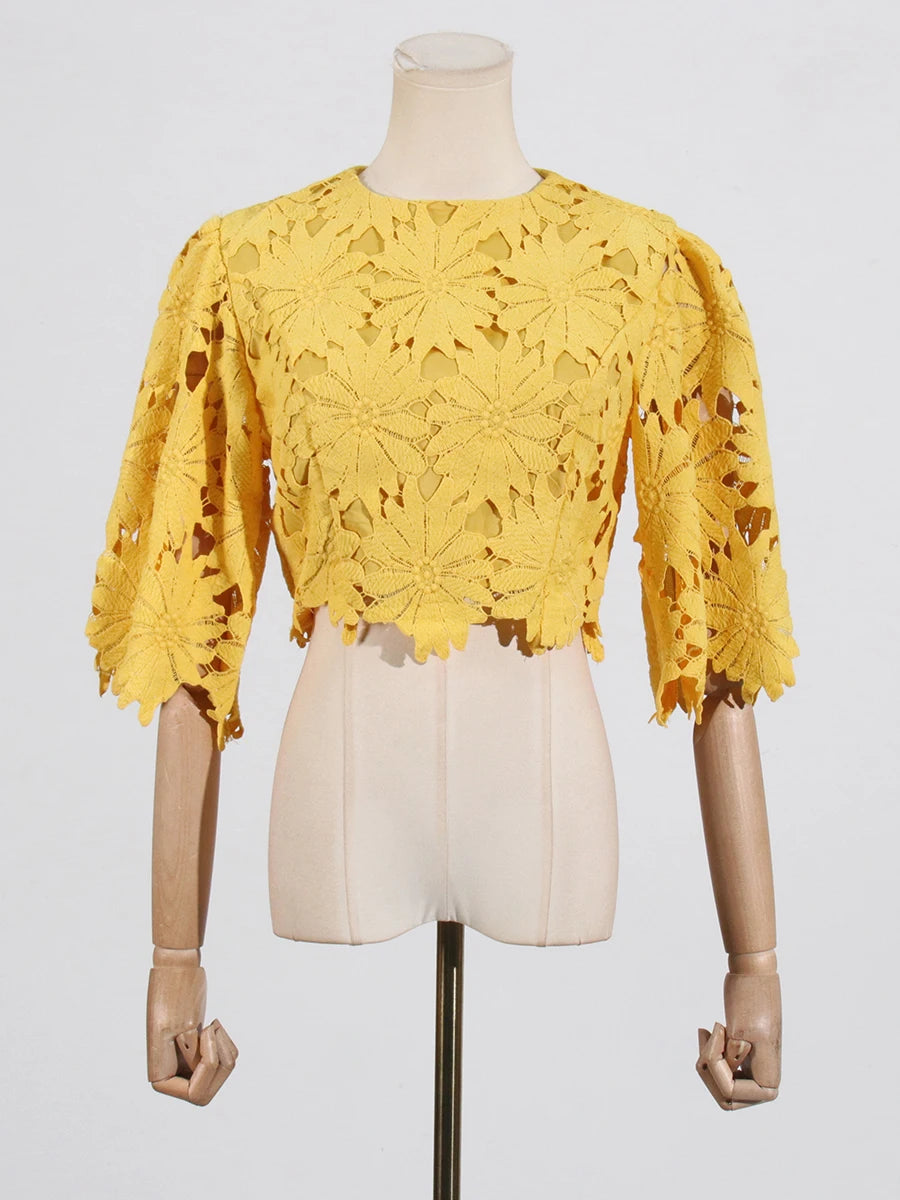 Conjunto de Duas Peças  – Bordado Fino com Saia Longa e Blusa Solta