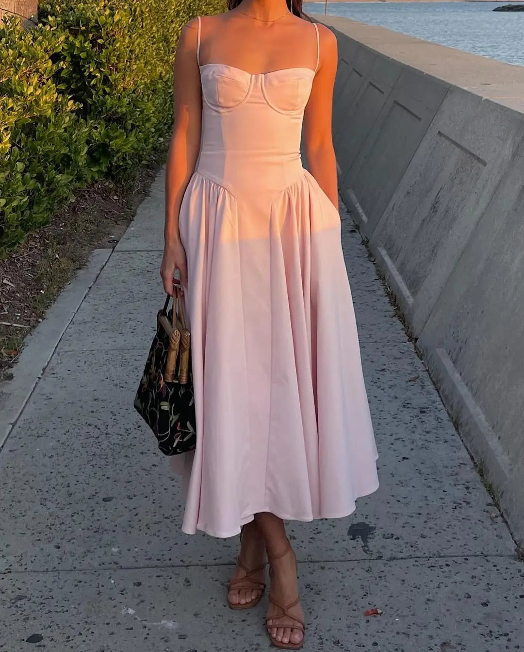 48718082081054|48718082113822|48718082146590|48718082179358