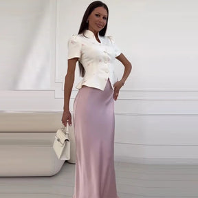 Blusa Estampada Acinturada com Abotoamento Frontal
