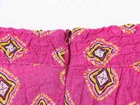 Conjunto Essence – Top Estampado em Favo & Saia Midi de Cintura Alta